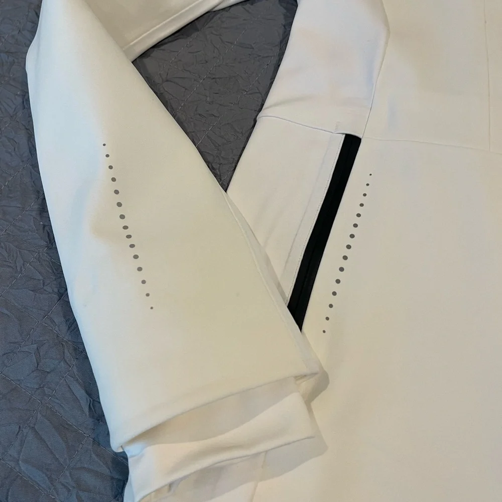 Lululemon Cross Chill Performance Jacket 6 - Picture 11 of 16